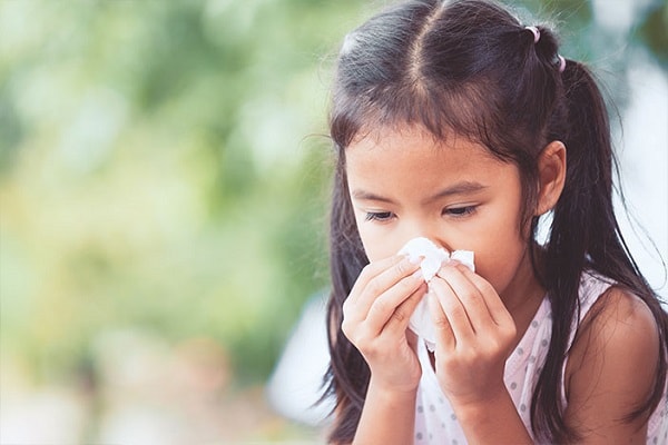 Ngừa virus corona cho trẻ nhỏ bằng cách thăm khám kịp thời khi trẻ có biểu hiện bệnh