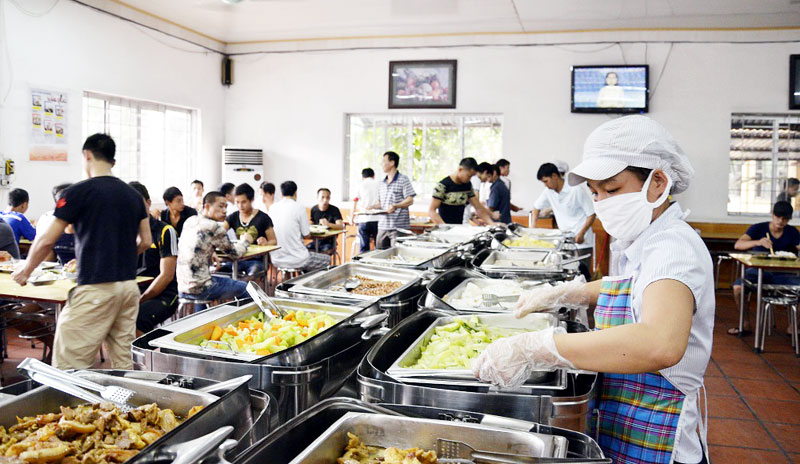 lọc khí khử khuẩn nhà ăn