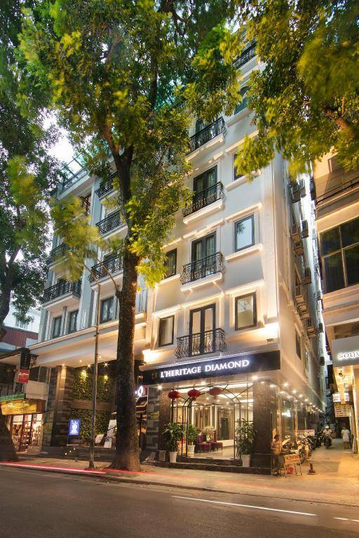 Khách sạn HANOI L'HERITAGE HOTEL có vị trí đắc địa tại Hà Nội