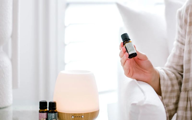 Một số lưu ý khi sử dụng tinh dầu xông phòng cho mẹ bầu Một số lưu ý khi sử dụng tinh dầu xông phòng cho mẹ bầu