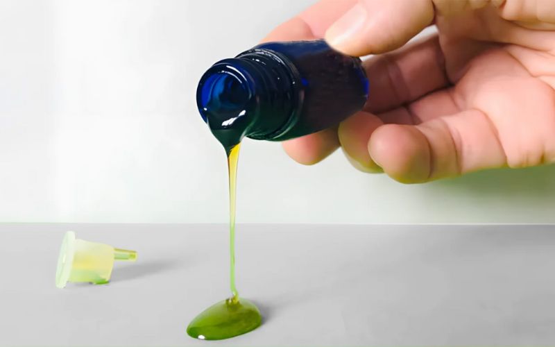 Những tác hại khi dùng tinh dầu hết hạn Những tác hại khi dùng tinh dầu hết hạn